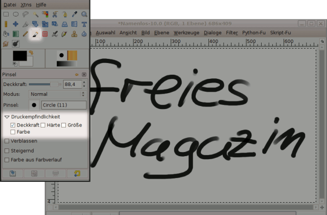 GIMP mit Grafiktablett In GIMP ist der Schriftzug „Freies Magazin“ mit dem Grafiktablett gezeichnet, links die Pinseleinstellungen mit aktivierter Druckempfindlichkeit.