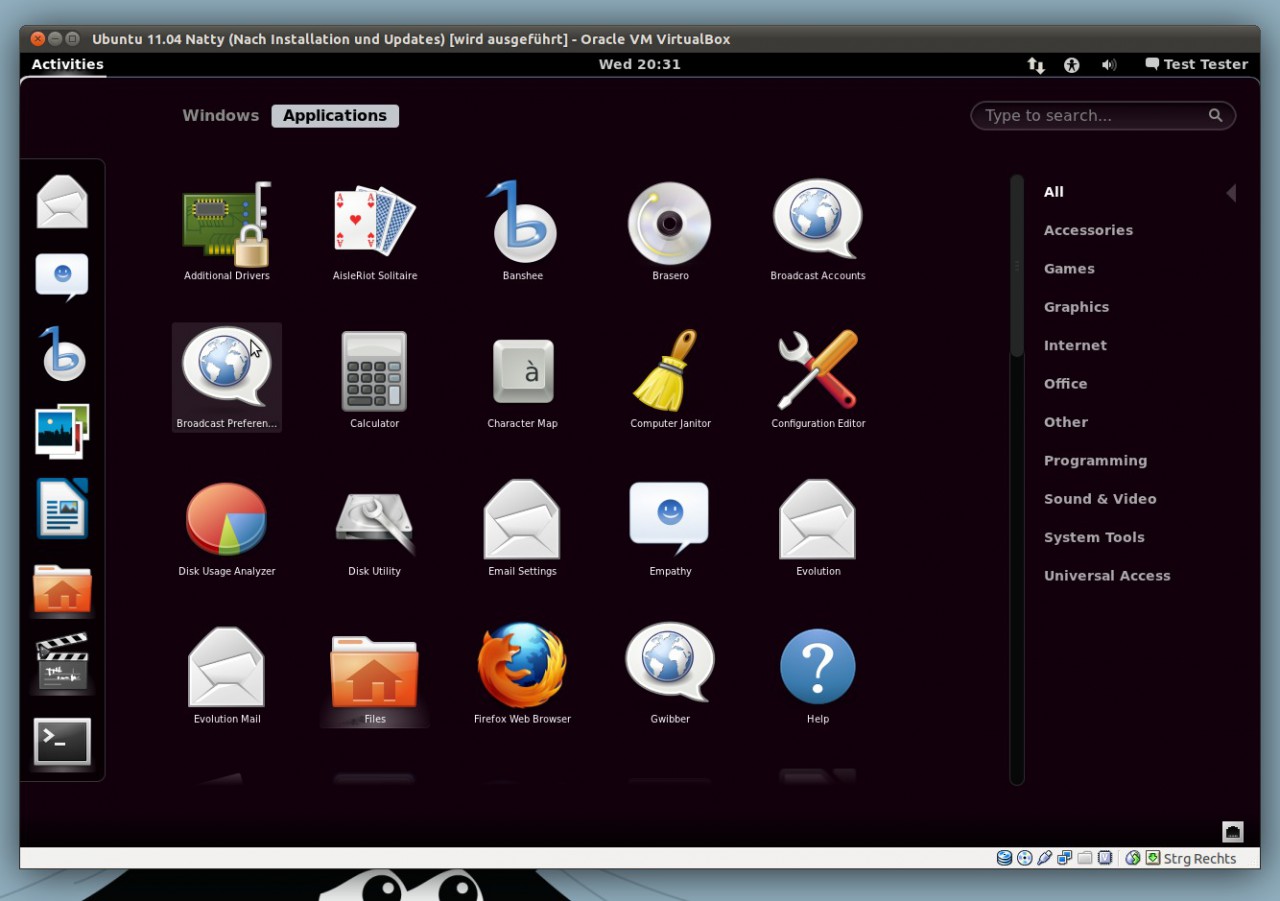 Die Programmübersicht von GNOME 3 mit dem Raster der installierten Anwendungen und der Kategorienliste am rechten Rand
