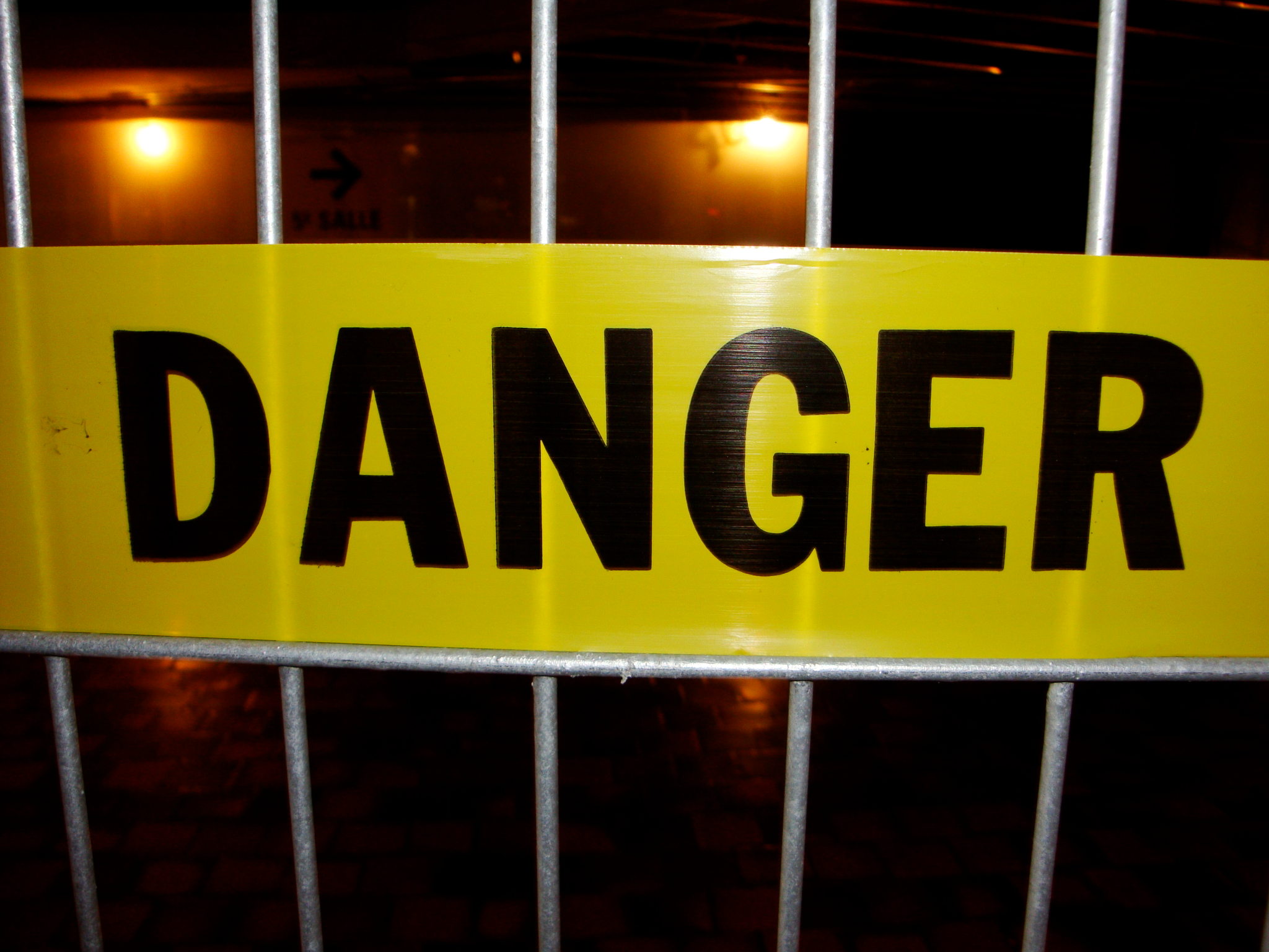 Danger Achtung