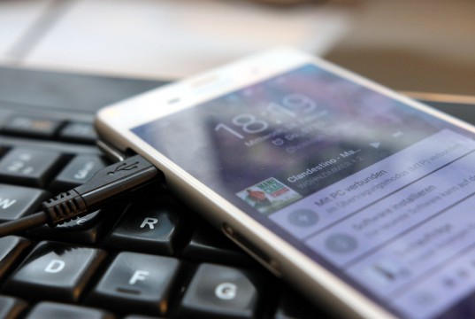 Android per USB mit PC verbunden