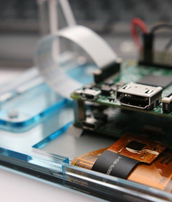 HDMI ist nicht gleich HDMI! Wer XBMC mit der TV-Remote steuern möchte, der muss beim Kauf auf HDMI-CEC-Unterstützung achten