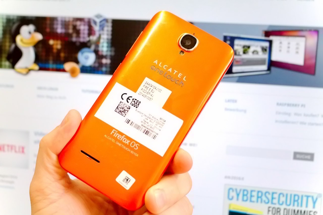 O2 und Congstar bieten das Alcatel Onetouch Fire E nur mir schwarzer Rückseite an.