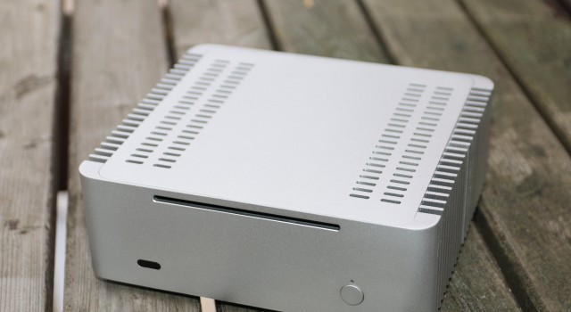 Lautlos-Rechner mit Linux im Test: Der Solo Nanum SE22 Solo Nanum SE22