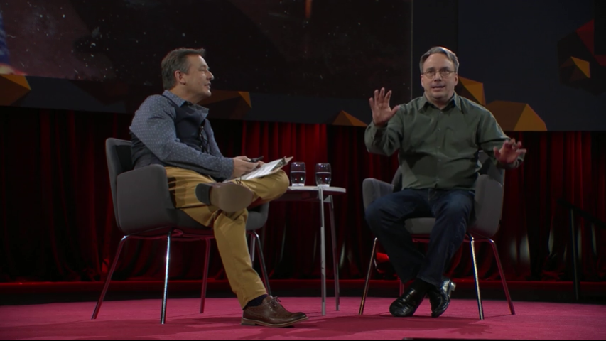 Linus Torvalds spricht mit TED Curator Chris Anderson auf der TED2016