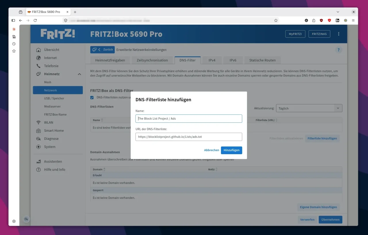 Bildschirmansicht der Fritzbox 5690 Pro Benutzeroberfläche mit geöffnetem Dialog zum Hinzufügen einer DNS-Filterliste namens'The Block List Project / Ads'