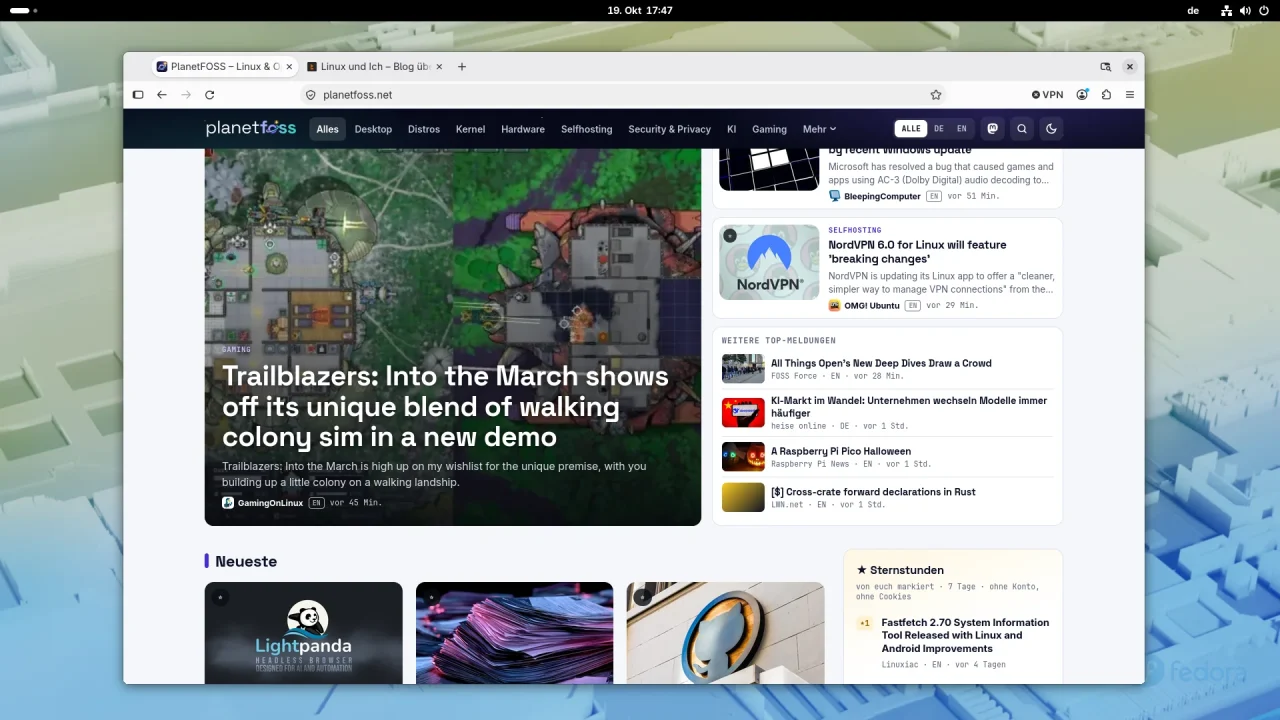 PlanetFOSS-Startseite mit großem Aufmacher zu Trailblazers von GamingOnLinux, rechts zwei Karten und die Liste Weitere Top-Meldungen, darunter die Bereiche Neueste und Sternstunden