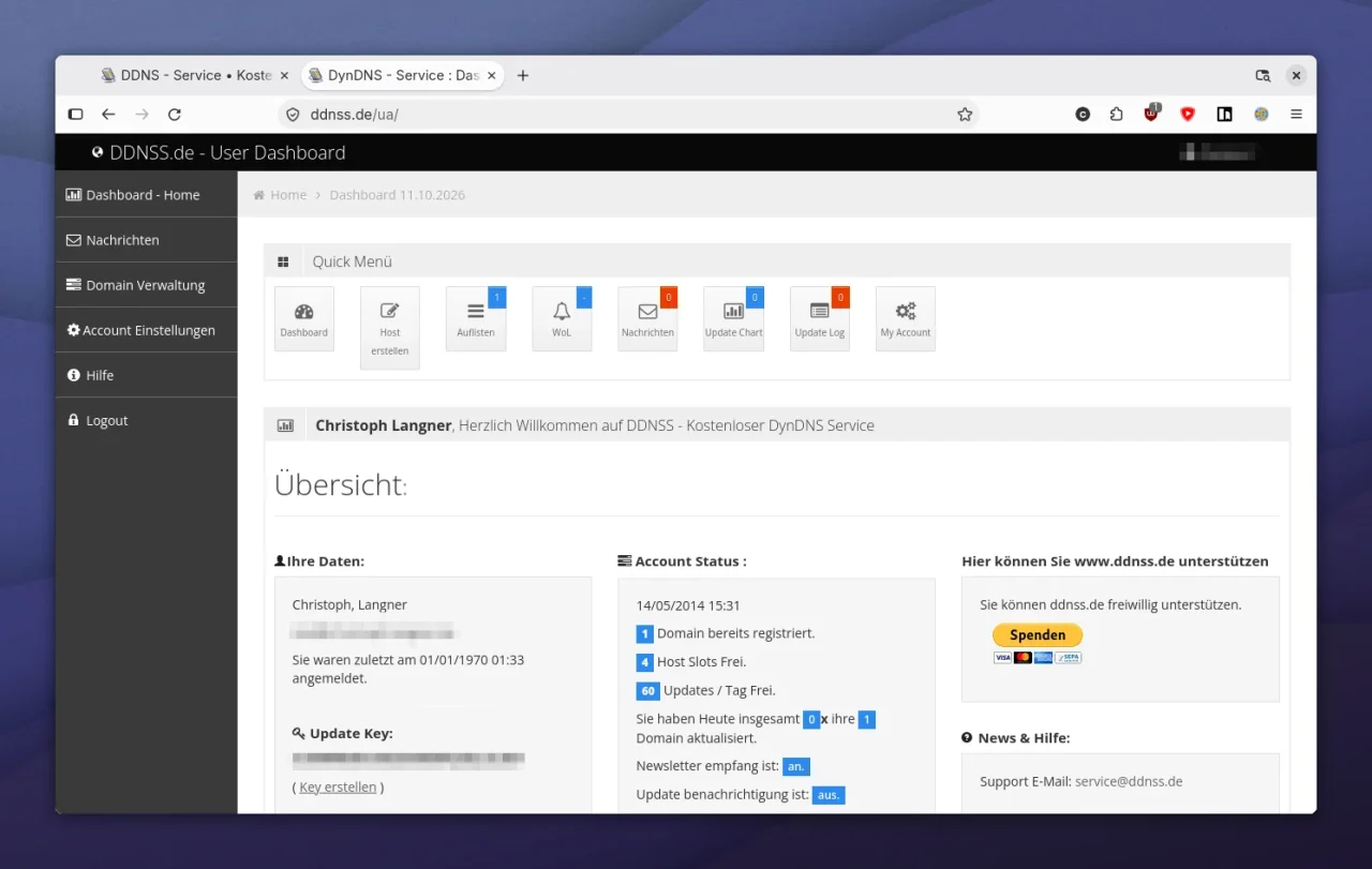 Browserfenster mit dem User Dashboard von DDNSS.de: links das Menü, oben ein Schnellmenü mit Symbolen, darunter Benutzerdaten, Account-Status und ein Spenden-Knopf. Persönliche Daten sind verpixelt.