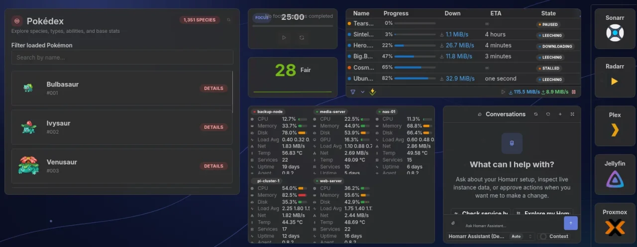 Ein funktionierendes Pokédex-Widget auf einem lokalen Homarr-Dashboard mit Suchfeld, Pokémon-Grafik und Werten.